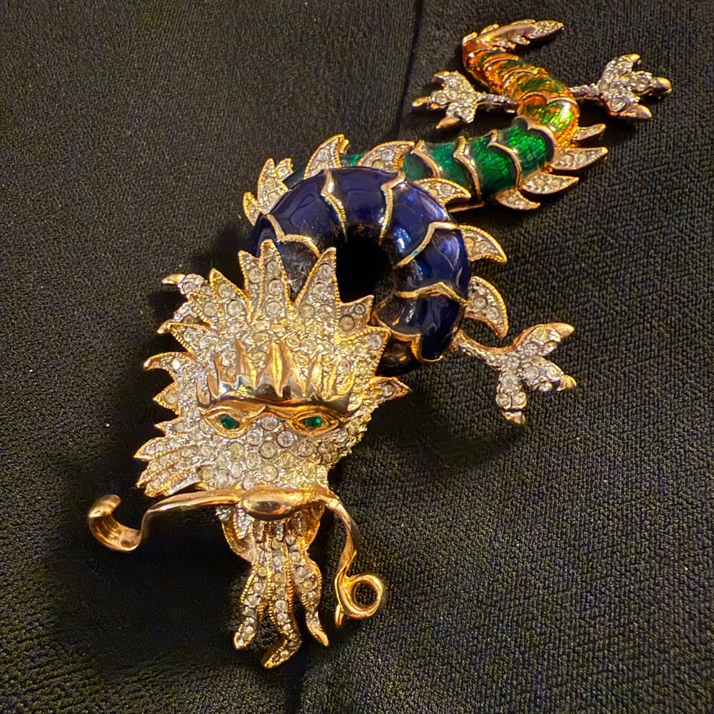Large Old New Stock Shoulder Pin
Dragon “Stunning”